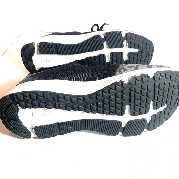 Avia Sneakers Women's Sz. 10 Gray Leopard Print Memory Foam Deluxe Lightweight - Picture 8 of 10